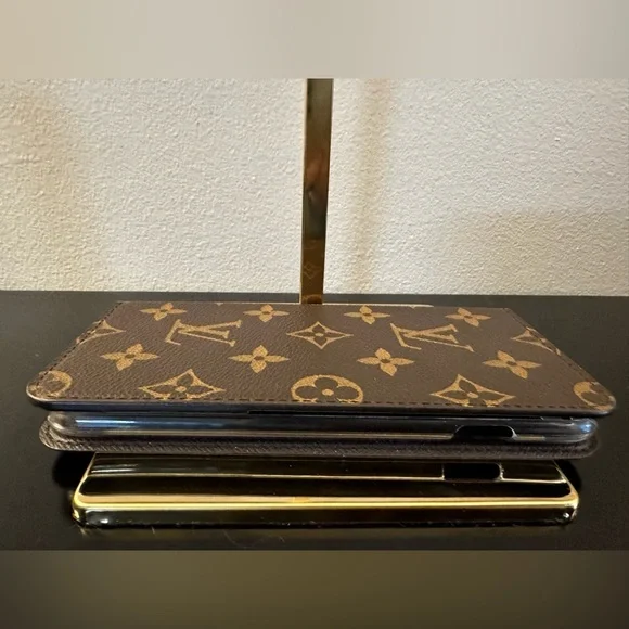 Louis Vuitton Monogram iPhone Case - Picture 4 of 9